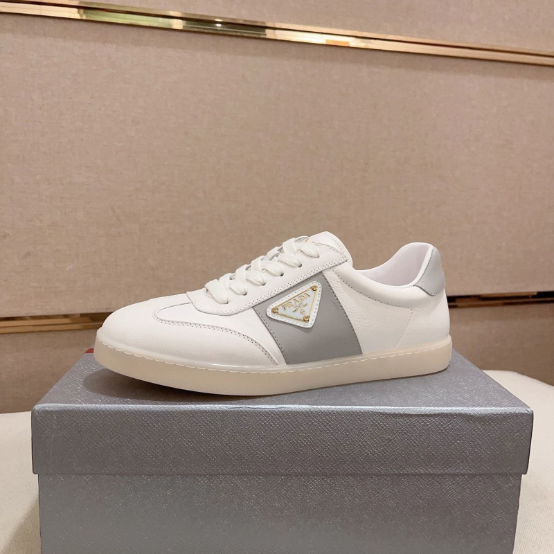 Pra*a casual shoes